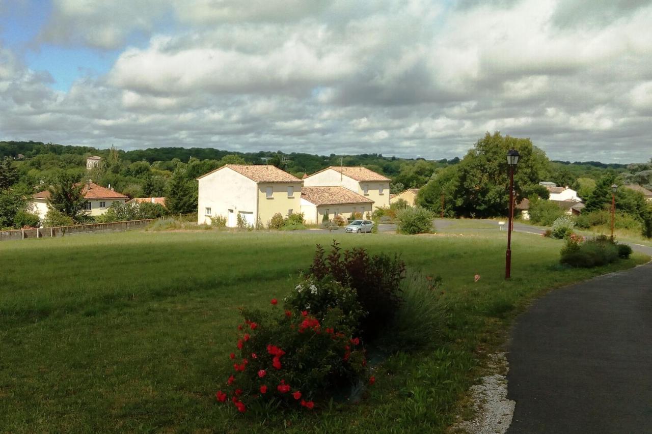 Bonabri Vacances - Chambres D'Hotes Chazelles  Dış mekan fotoğraf