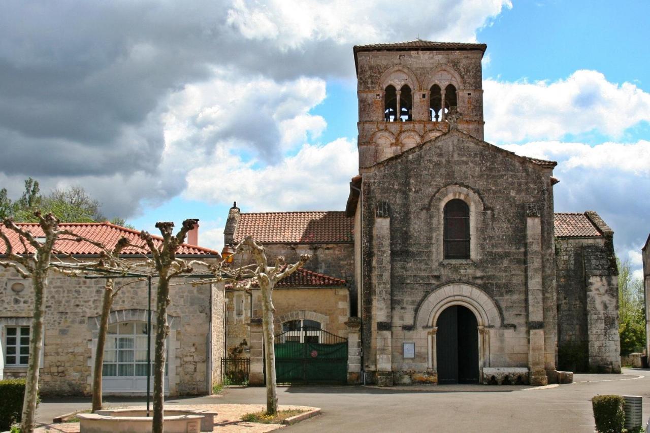Bonabri Vacances - Chambres D'Hotes Chazelles  Dış mekan fotoğraf